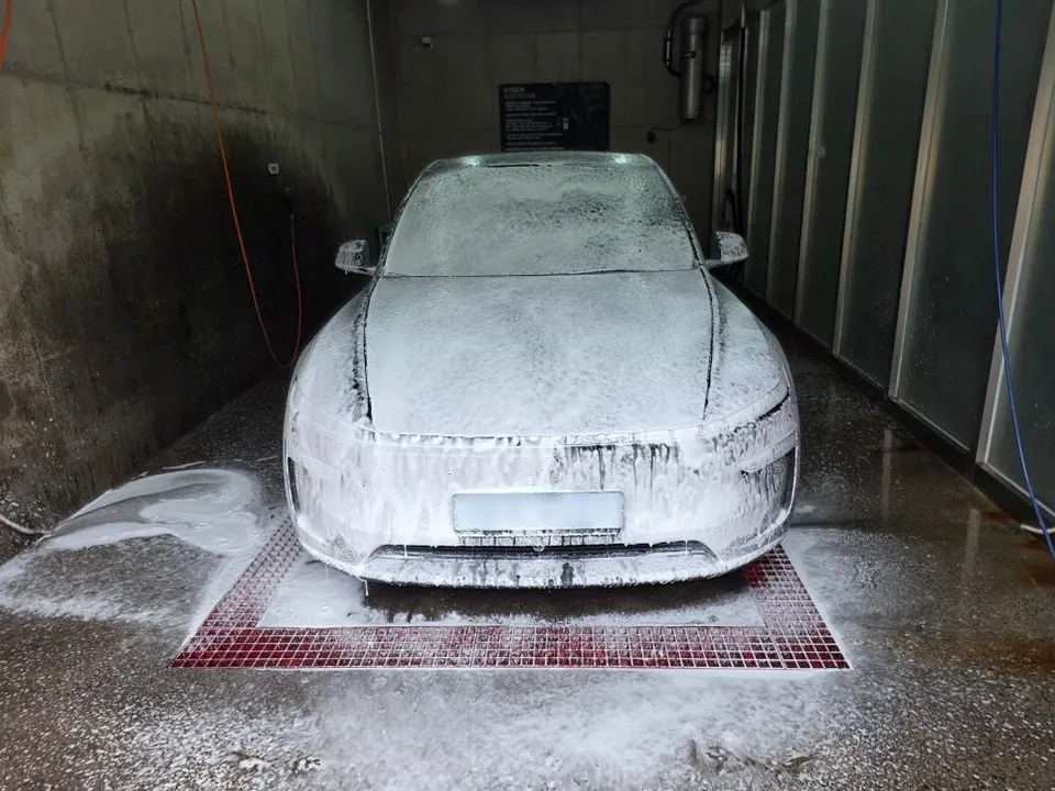 Tesla Model Y PPF施工事例|費用目安と仕上がり 施工写真 2-2