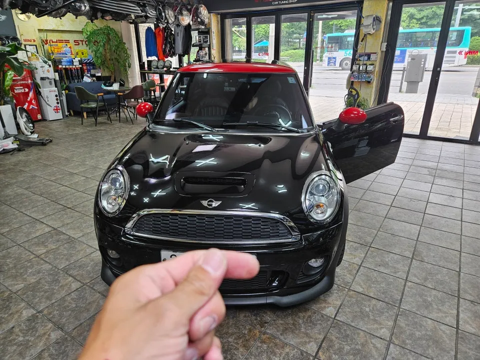 BMW MINI Cooper car audio installation result