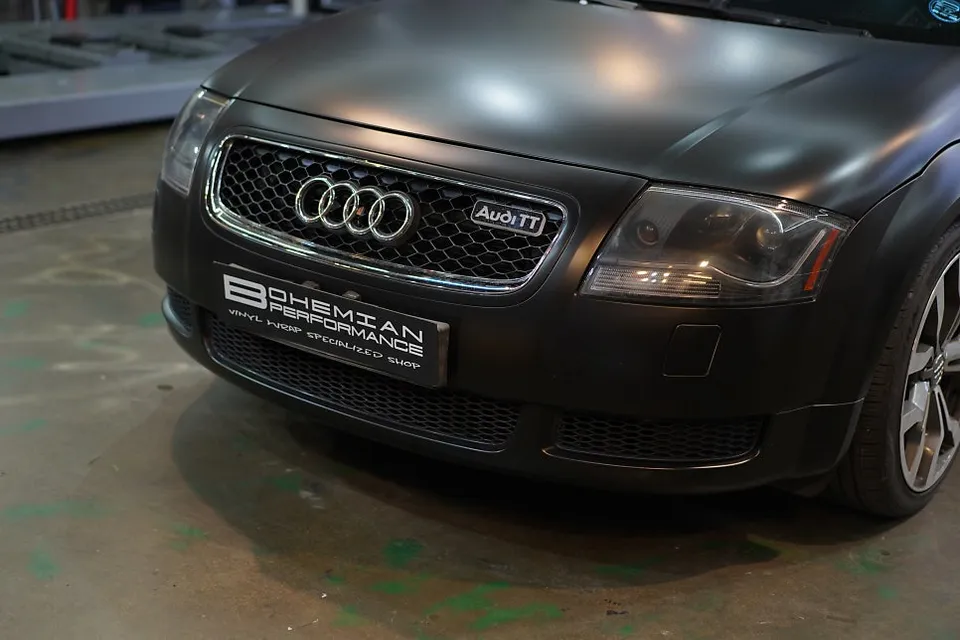Audi TT vinyl wrap - Audi TT Vinyl Wrap Review: Carbon Fiber Style Upgrade photo 4
