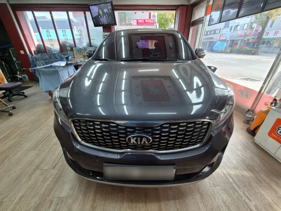 Kia Sorentoのカーフィルム施工事例｜費用目安と仕上がり 施工写真 3-1