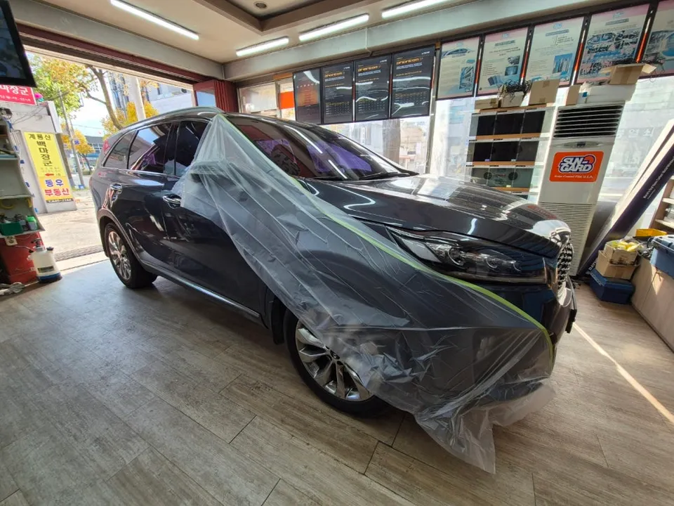 Kia Sorentoのカーフィルム施工事例｜費用目安と仕上がり 施工写真 2-2