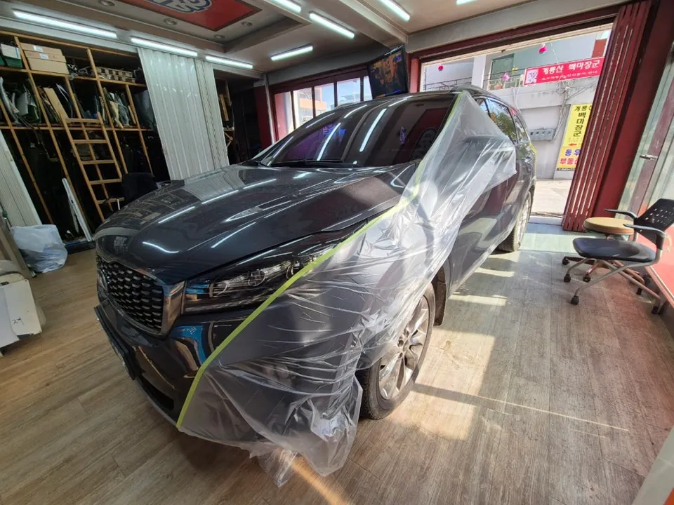 Kia Sorentoのカーフィルム施工事例｜費用目安と仕上がり 施工写真 3-2