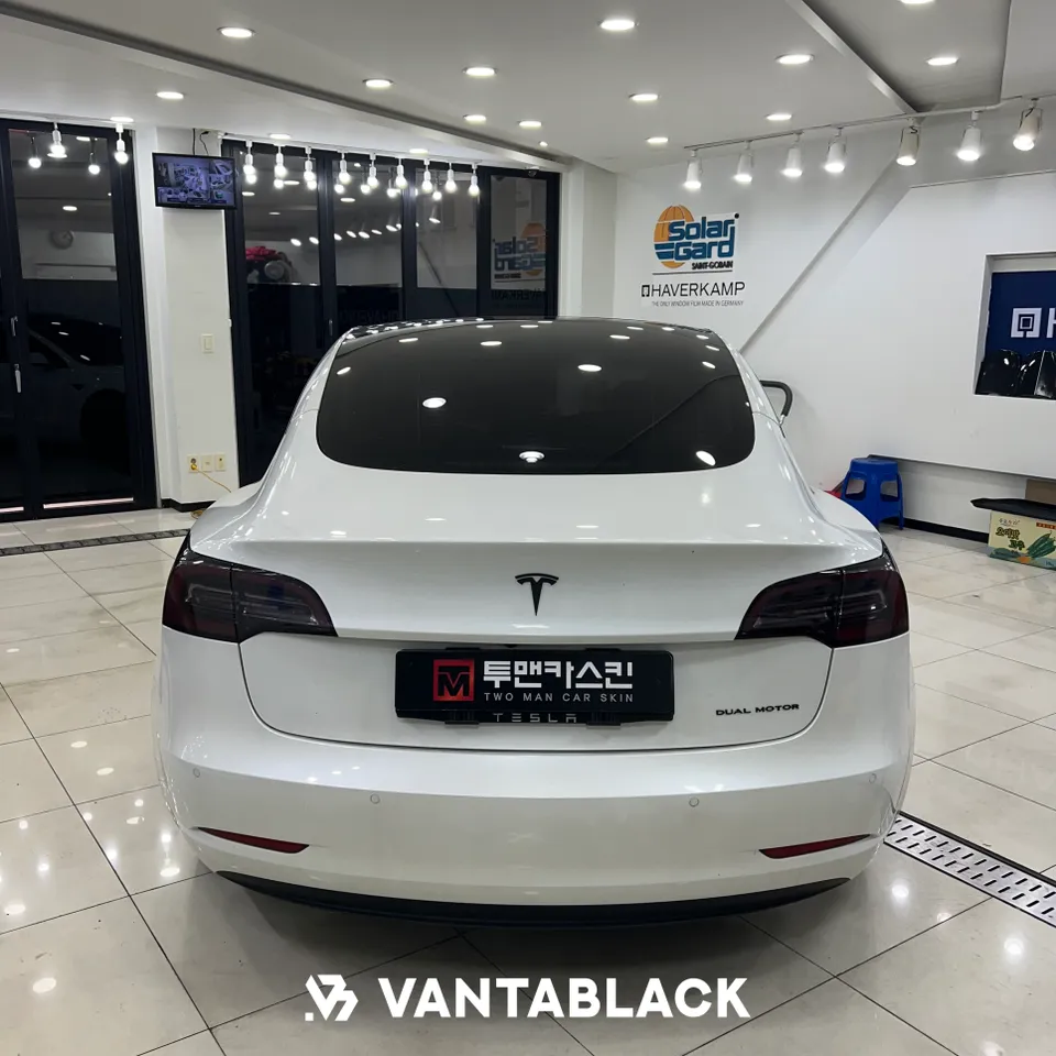 Tesla Model 3 vinyl wrap - Tesla Model 3 Vinyl Wrap Review: Porsche GT Silver photo 4