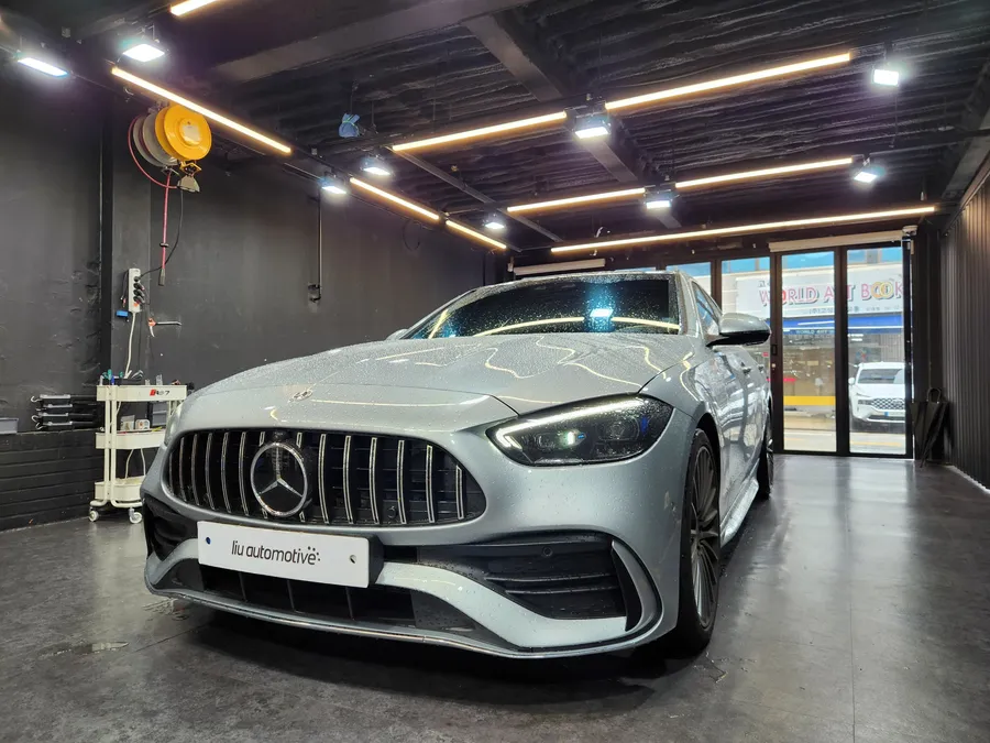 Mercedes-Benz C-Class Ambient Lighting Review photo 2