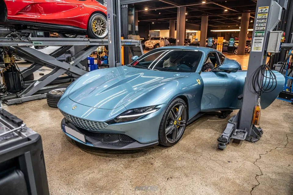 Ferrari Roma ambient lighting installation result