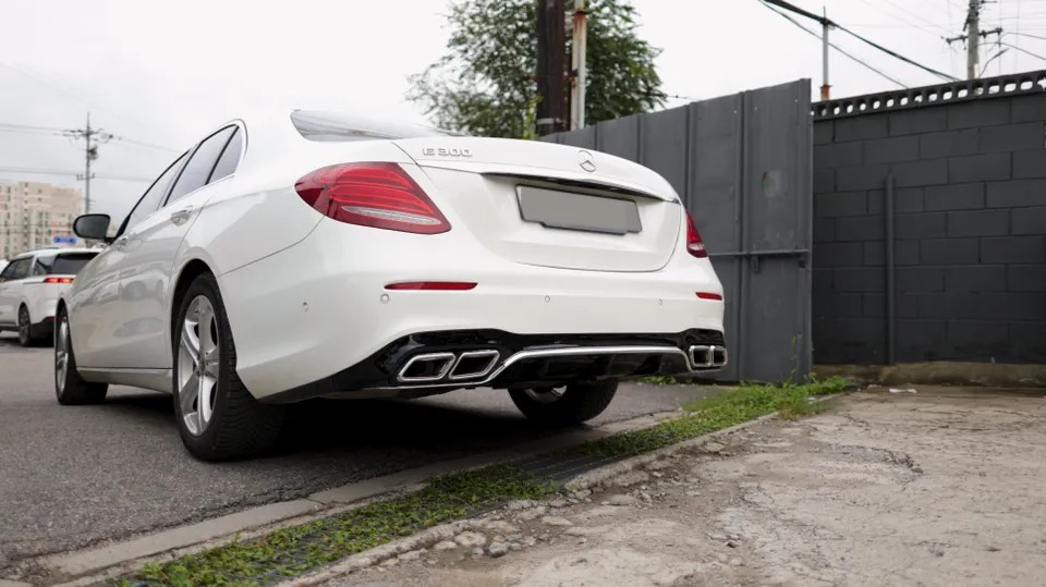 Mercedes-Benz E-Class W213 body kit - Mercedes-Benz E-Class W213 Body Kit Installation Review photo 3