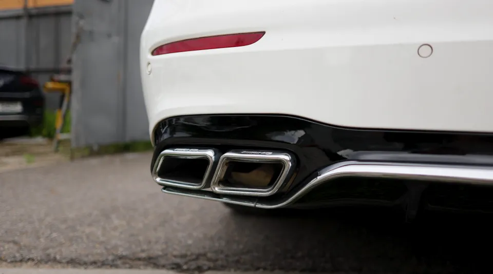 Mercedes-Benz E-Class W213 body kit - Mercedes-Benz E-Class W213 Body Kit Installation Review photo 5