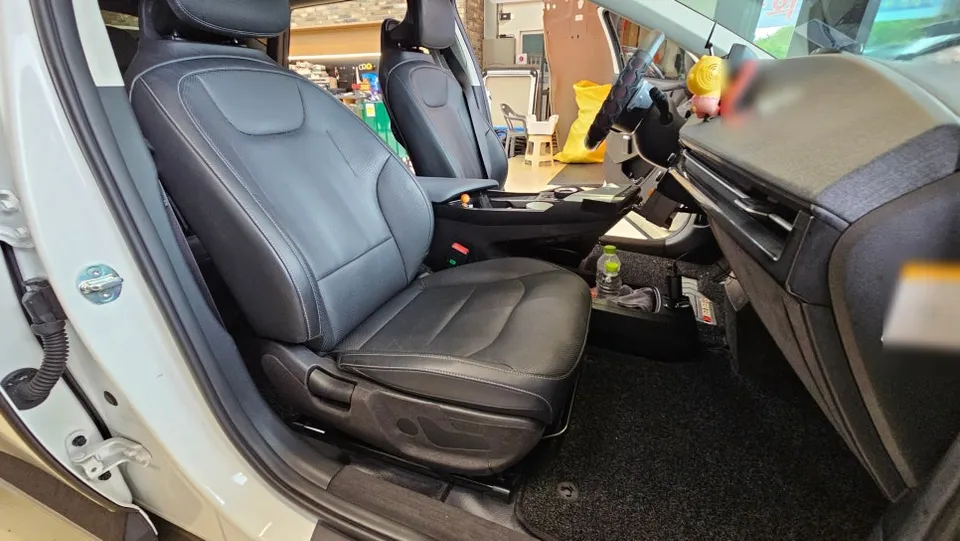 Kia EV6 interior customization - Kia EV6 Interior Customization Review — Comfort Upgrade photo 4