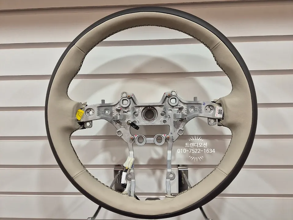 Kia Carnival KA4 steering wheel - Kia Carnival KA4 Steering Wheel Customization Review photo 5