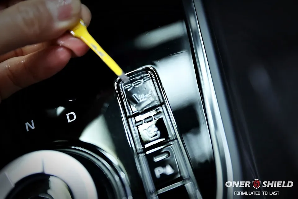 Kia NiroのPPF施工事例|内装の傷を防ぐ 施工写真 3-2