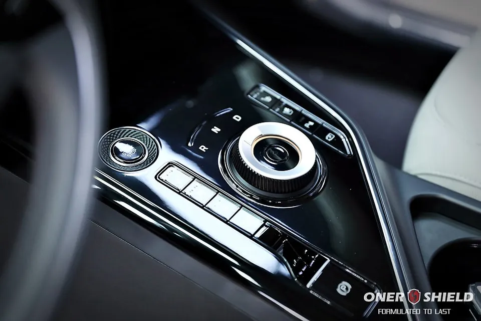 Kia NiroのPPF施工事例|内装の傷を防ぐ 施工写真 2-3