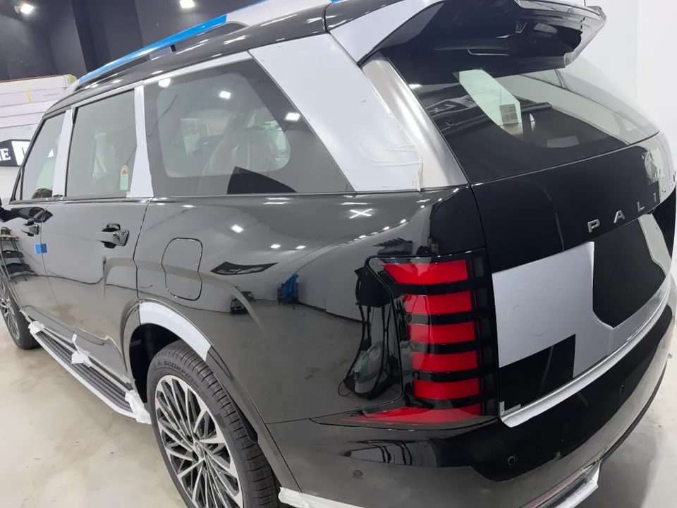 Hyundai Palisadeのカーフィルム施工事例 施工写真 2