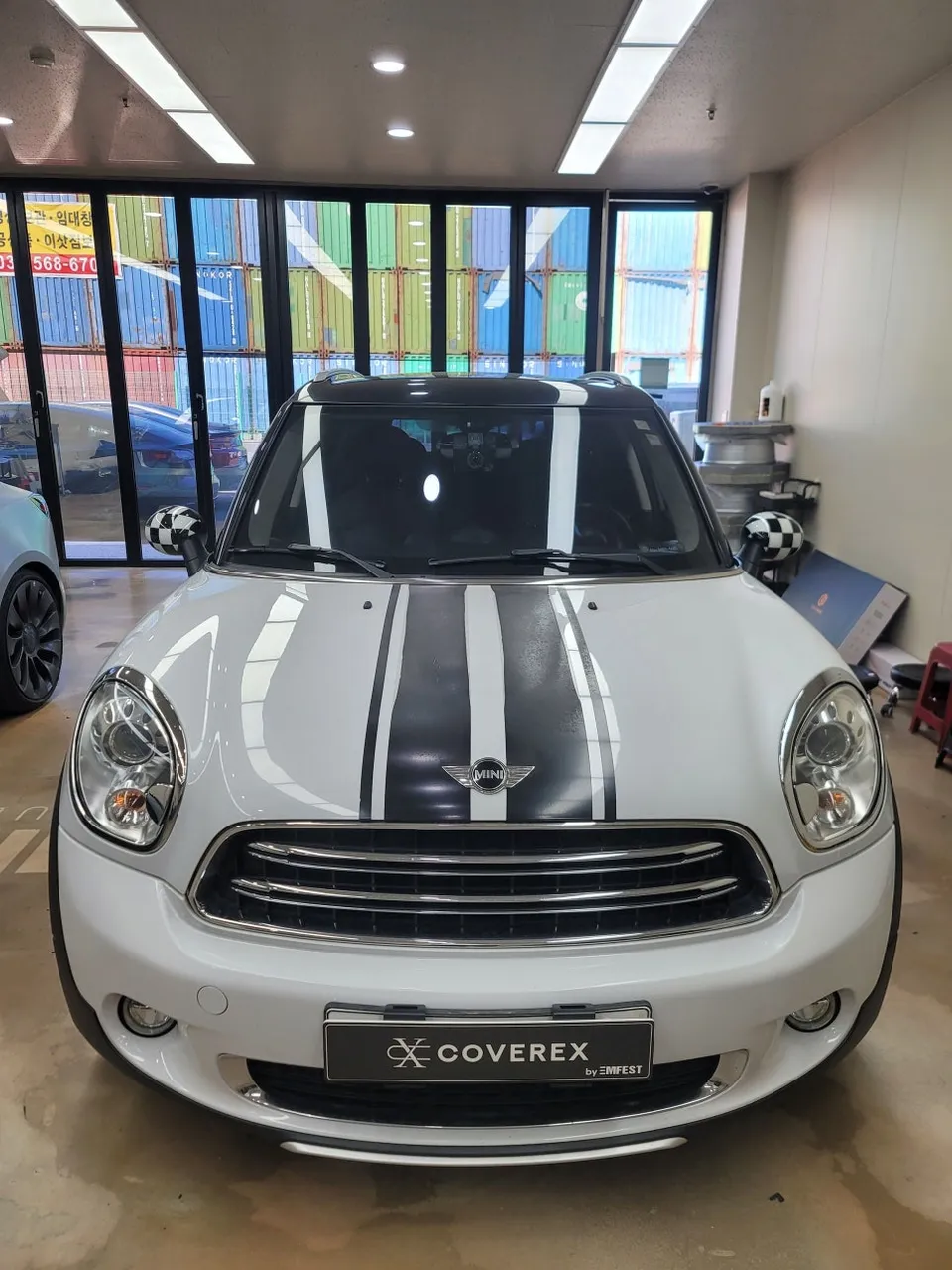 MINI Countrymanのカーラッピング事例 施工写真 2