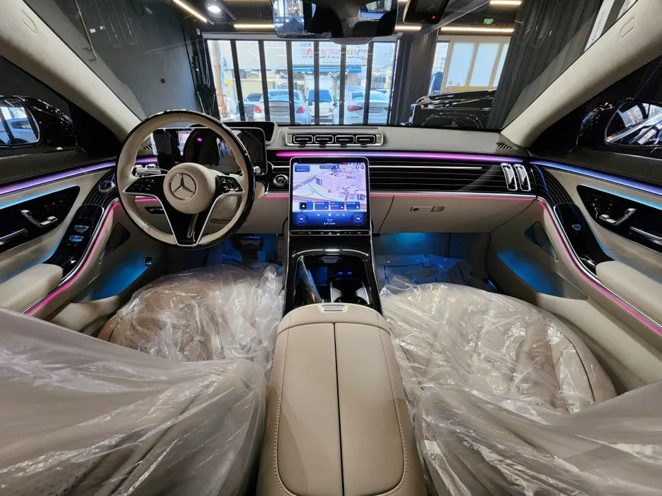 Mercedes-Benz S-Classのカーオーディオ施工事例 施工写真 3-1