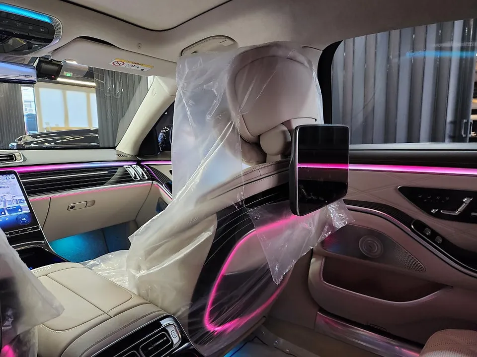 Mercedes-Benz S-Classのカーオーディオ施工事例 施工写真 4-1