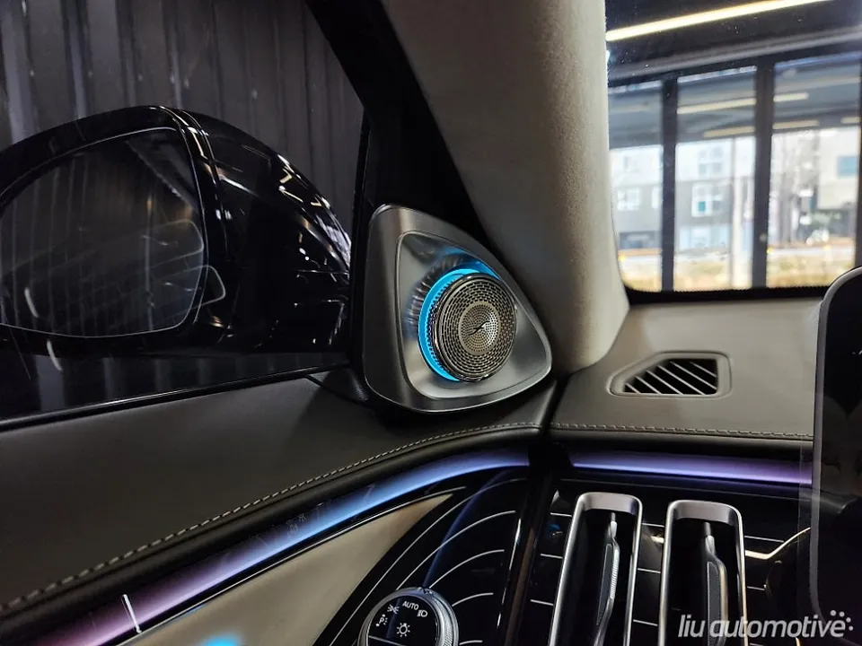 Mercedes-Benz S-Classのカーオーディオ施工事例 施工写真 4-2