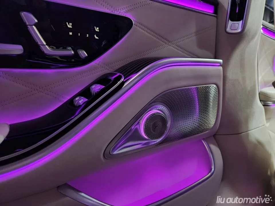 Mercedes-Benz S-Classのカーオーディオ施工事例 施工写真 1-3