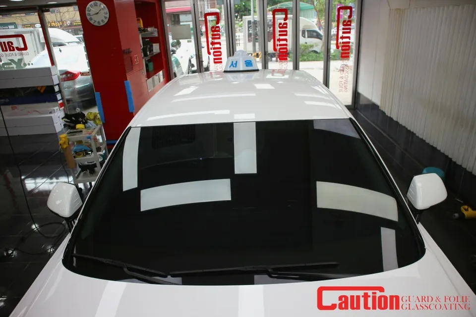 Hyundai Grandeur GN7のカーラッピング事例｜費用目安・仕上がり 施工写真 2-1