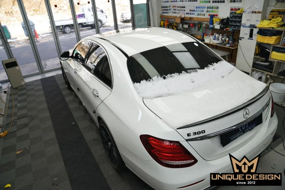 Mercedes-Benz Eクラス PPF施工事例｜光沢仕上がり 施工写真 4-1