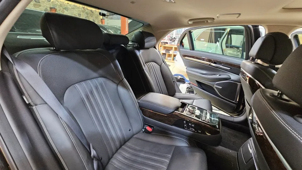 Genesis G90 ambient lighting - Genesis G90 Ambient Lighting Review — Cost & Results photo 3