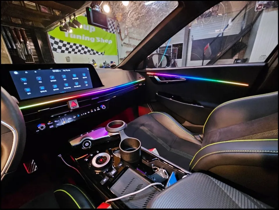 Kia EV6 ambient lighting - Kia EV6 Ambient Lighting Review: Enhanced Interior LEDs photo 4