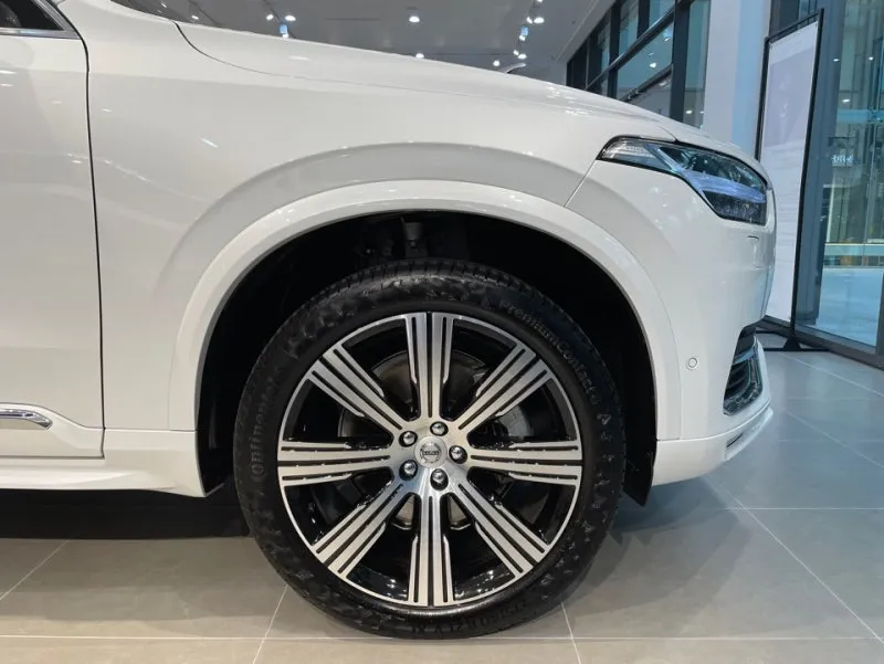 Volvo XC90 wheel repair - Volvo XC90 Wheel Repair & Painting Review photo 5