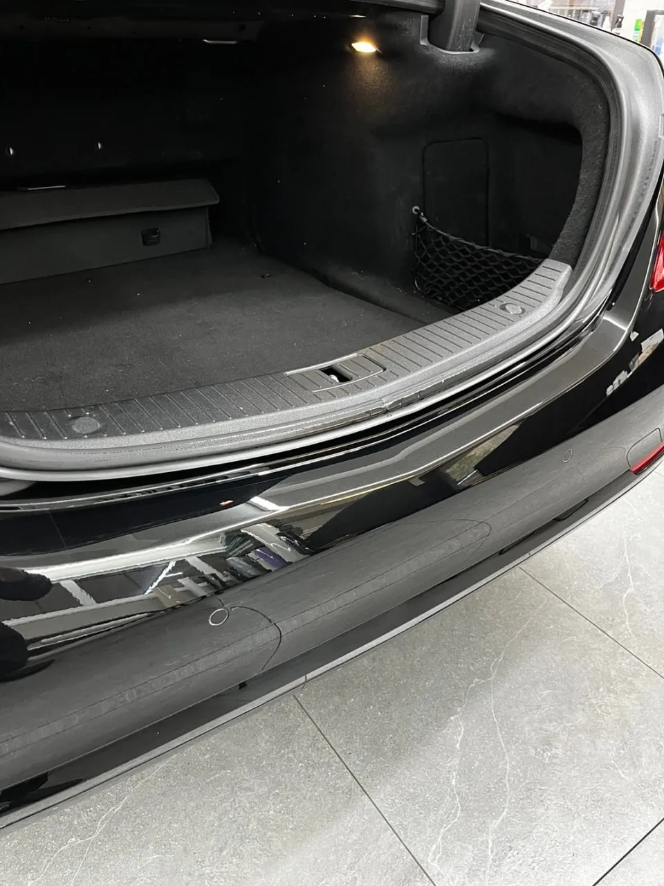 Mercedes-Benz S350 PPF施工事例:費用目安と仕上がり 施工写真 1-3