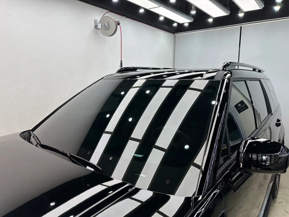Hyundai Santa Fe MX5のカーフィルム施工事例 施工写真 1-2