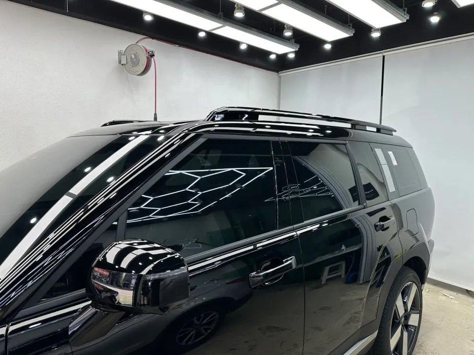Hyundai Santa Fe MX5のカーフィルム施工事例 施工写真 2-2