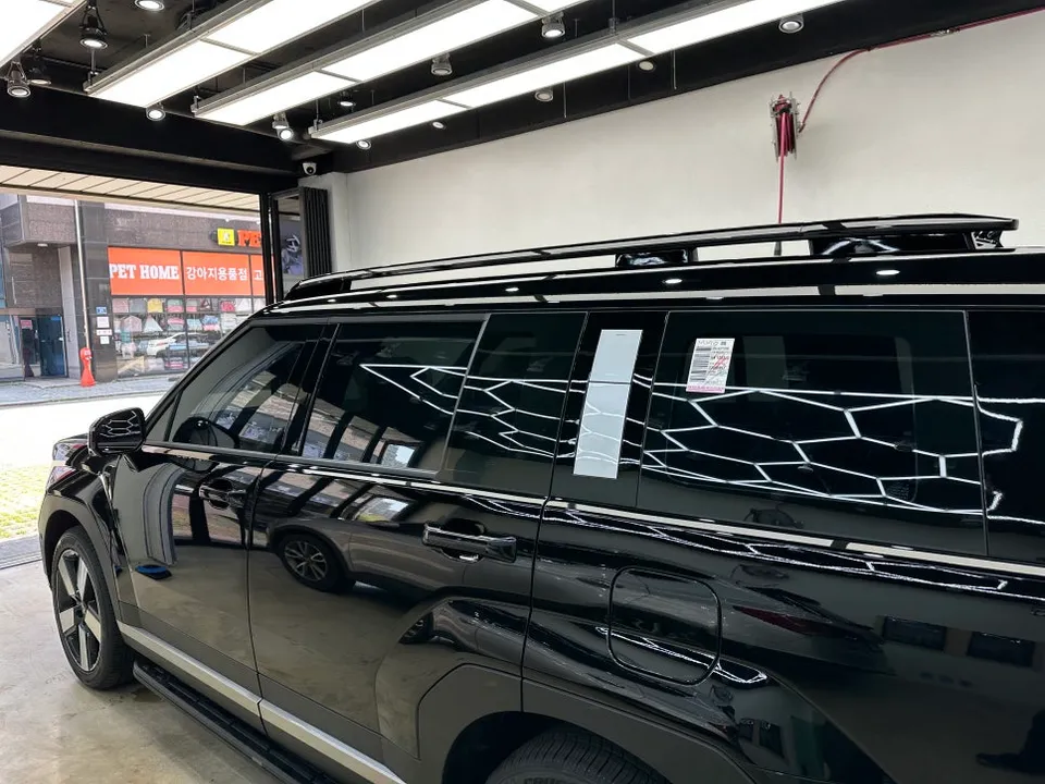 Hyundai Santa Fe MX5のカーフィルム施工事例 施工写真 3-2