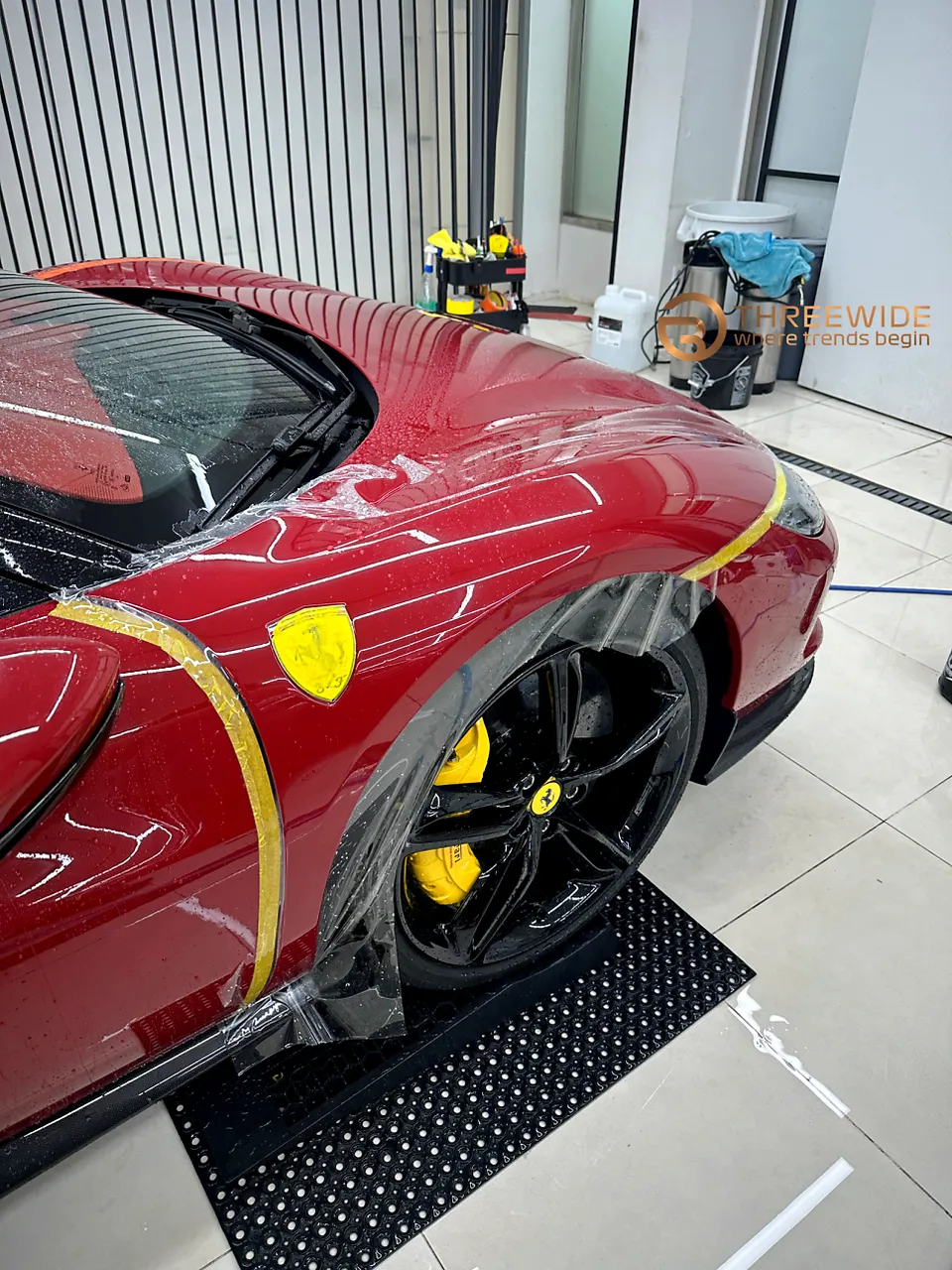 Ferrari 296 GTS PPF施工事例|費用目安と仕上がり 施工写真 2-3