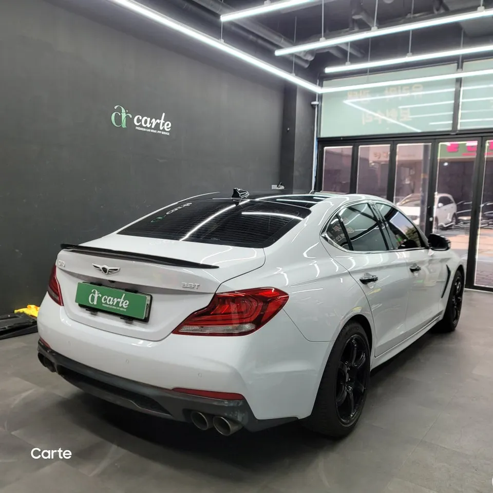 Genesis G70のカーラッピング事例|ピンクフィルムで個性を演出 施工写真 2-1