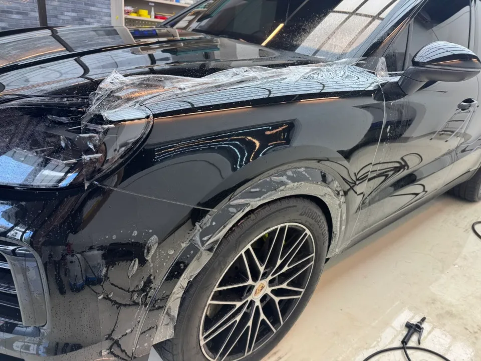 Porsche CayenneのPPF施工事例｜費用目安・仕上がり 施工写真 1-3