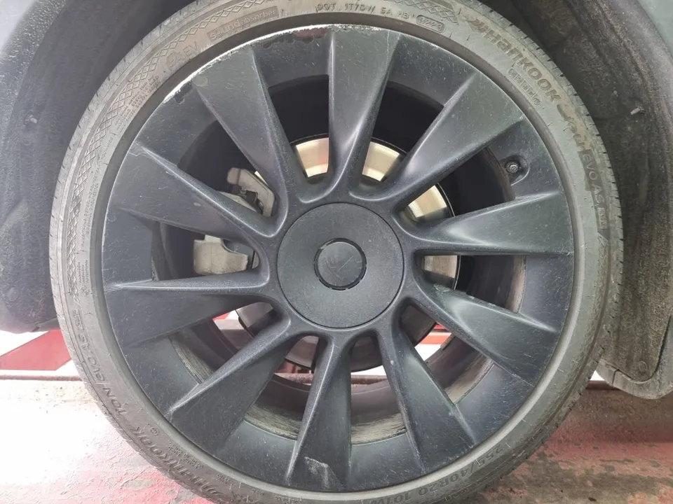 Tesla Model Y wheel repair - Tesla Model Y Wheel Repair & Gloss Black Painting Review photo 5