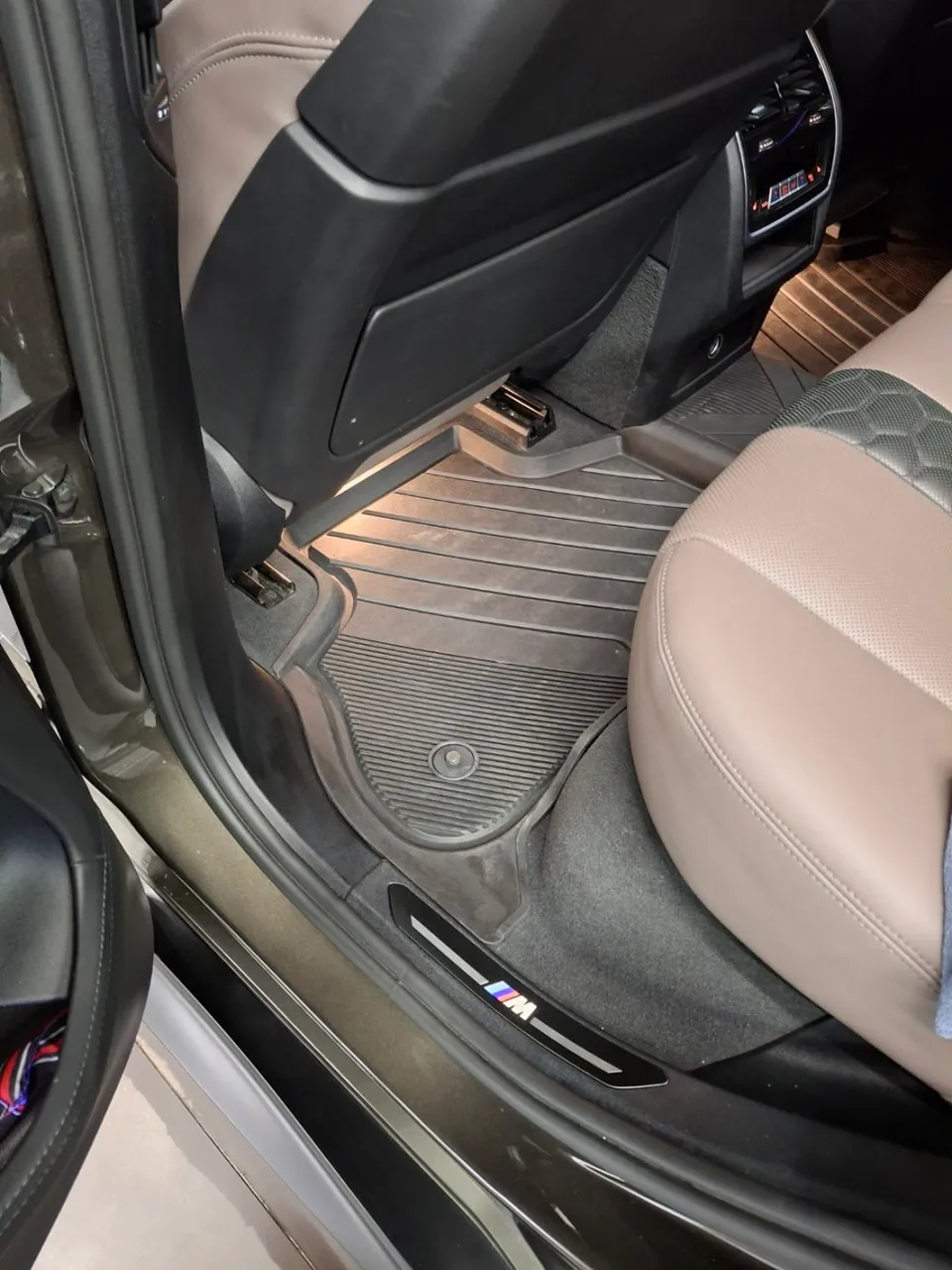 BMW X7 paint correction - BMW X7 Paint Correction & Glass Coating Review photo 5
