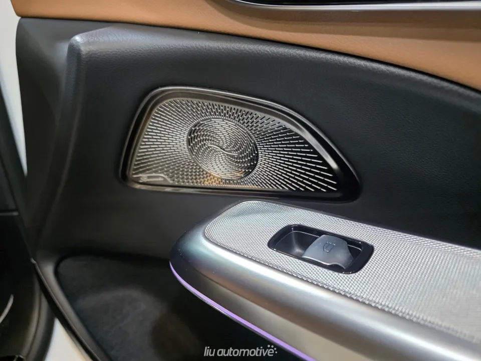 Mercedes-Benz E-Class ambient lighting - Mercedes-Benz E-Class Ambient Lighting Review photo 3