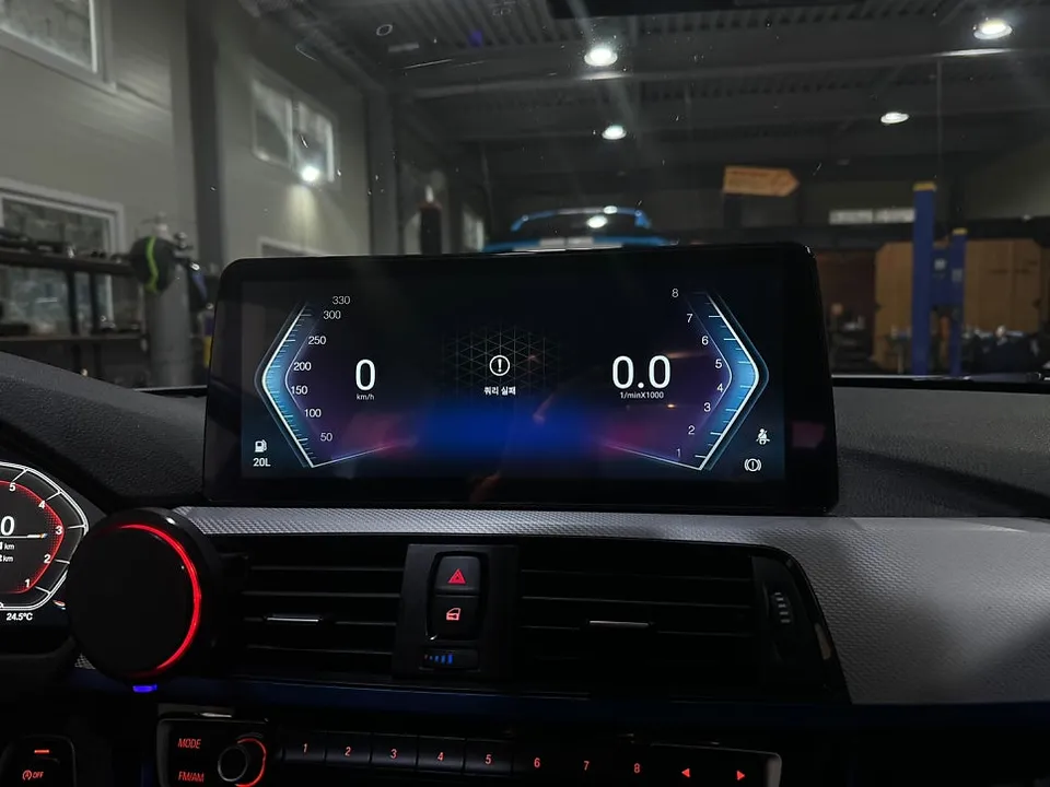 BMW 4 SeriesのAndroid Auto・CarPlay取付事例 施工写真 3-1