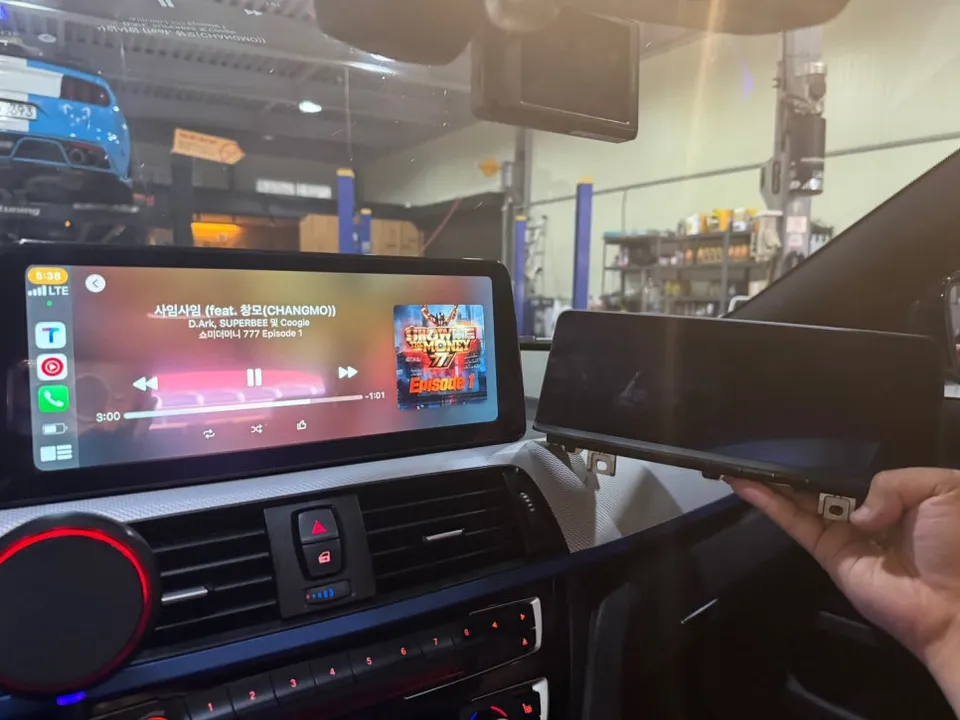 BMW 4 SeriesのAndroid Auto・CarPlay取付事例 施工写真 4-1