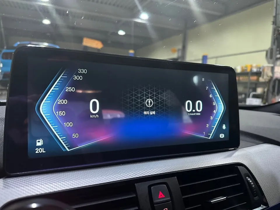 BMW 4 SeriesのAndroid Auto・CarPlay取付事例 施工写真 1-2