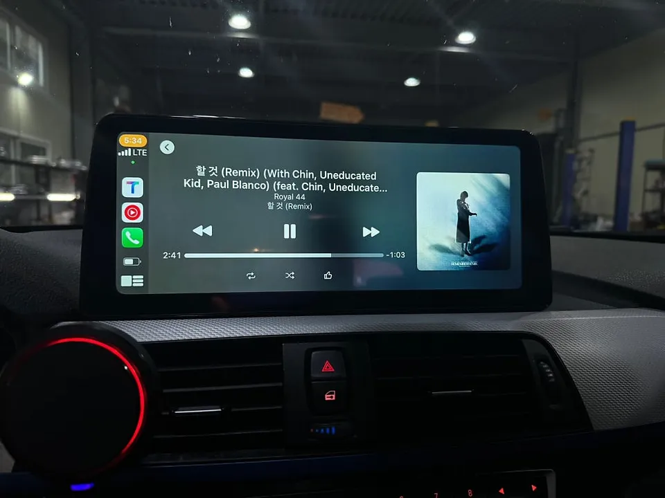 BMW 4 SeriesのAndroid Auto・CarPlay取付事例 施工写真 4-2