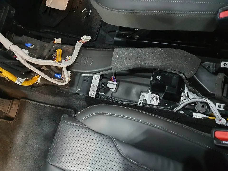 Hyundai Santa Fe TM oem options - Hyundai Santa Fe TM Oem Options Installation Review — Cost photo 5