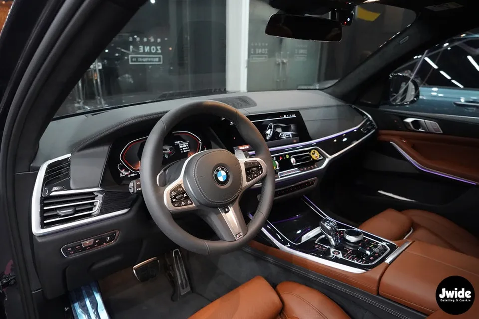 BMW X7の室内PPF施工事例｜ハイグロスの保護 施工写真 3-3