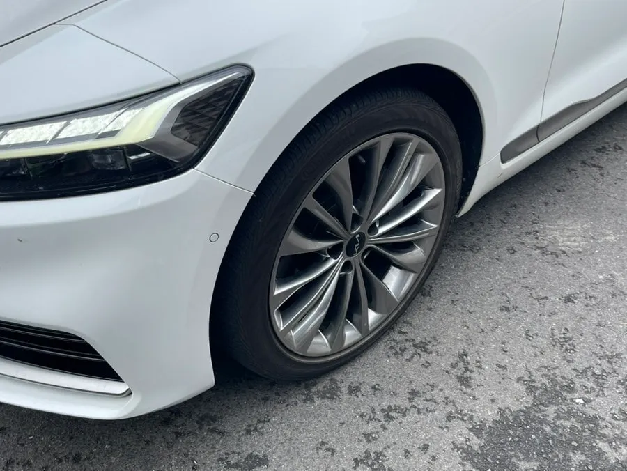 Kia K900のホイールリペア・塗装事例 施工写真 5