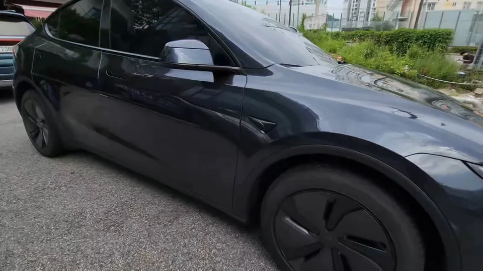 Tesla JuniperのPPF施工事例｜ドアエッジ保護 施工写真 3-1