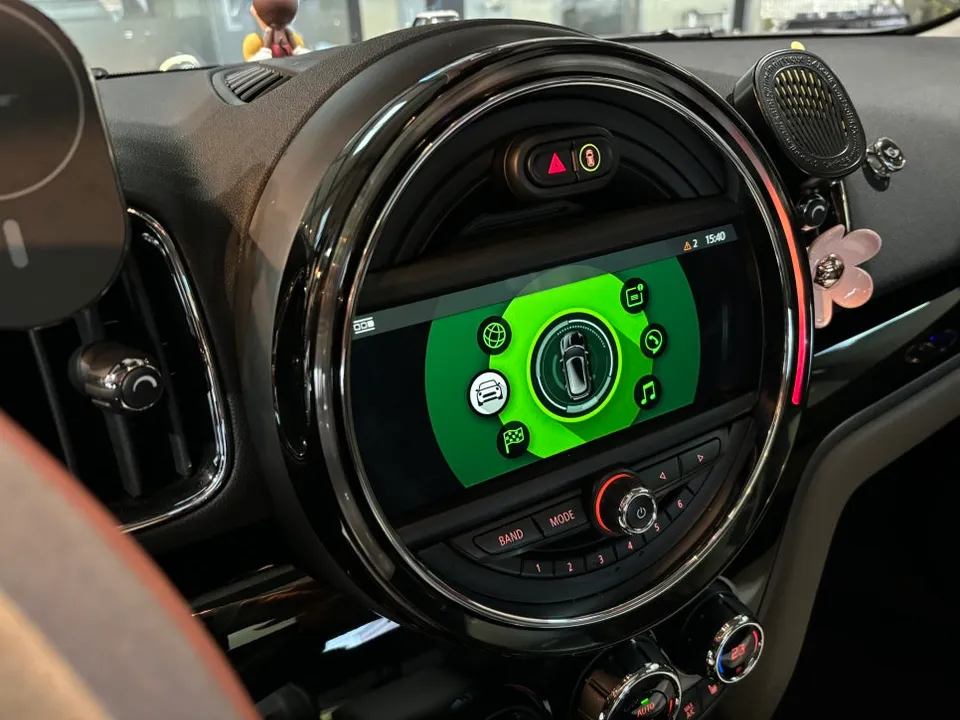 MINI Countryman F60 Ambient Lighting Review — Under $40 photo 2