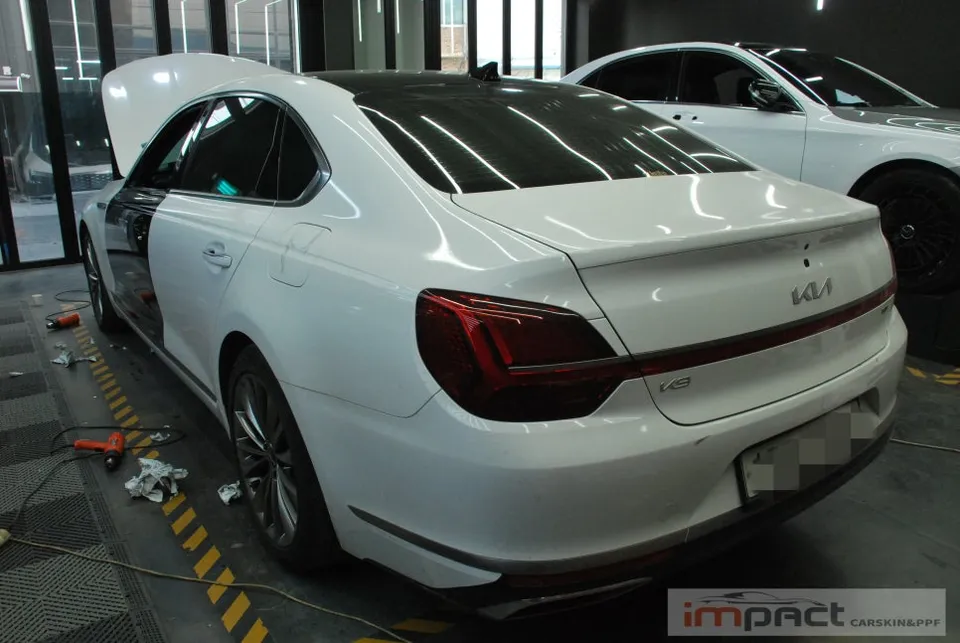 Kia K900のカーラッピング事例|費用目安・仕上がり 施工写真 3-1
