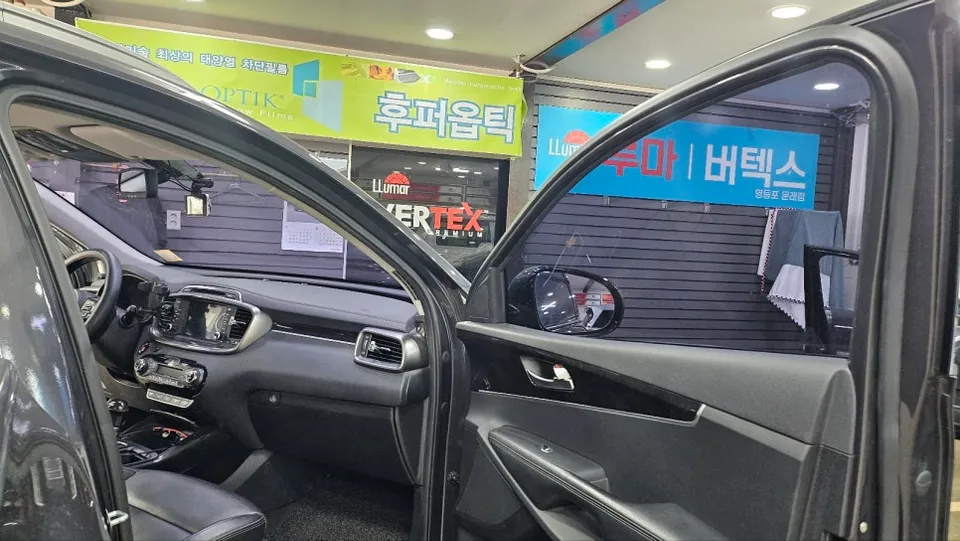 Hyundai Azeraのカーフィルム施工事例|費用目安・仕上がり 施工写真 2-1