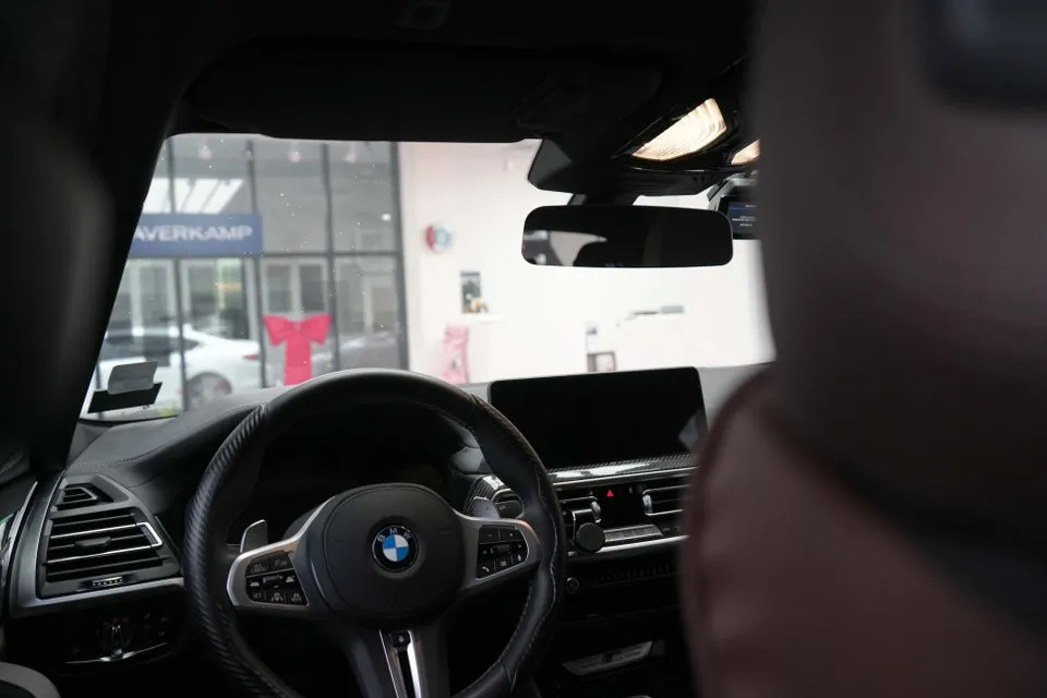 BMW X4のカーフィルム施工事例｜費用目安・仕上がり 施工写真 1-1