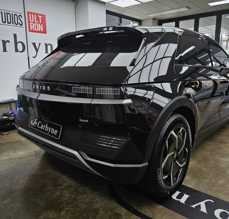 Hyundai IONIQ 5 vinyl wrap - Hyundai IONIQ 5 Vinyl Wrap Review — Chrome Delete to Smoked Black photo 4