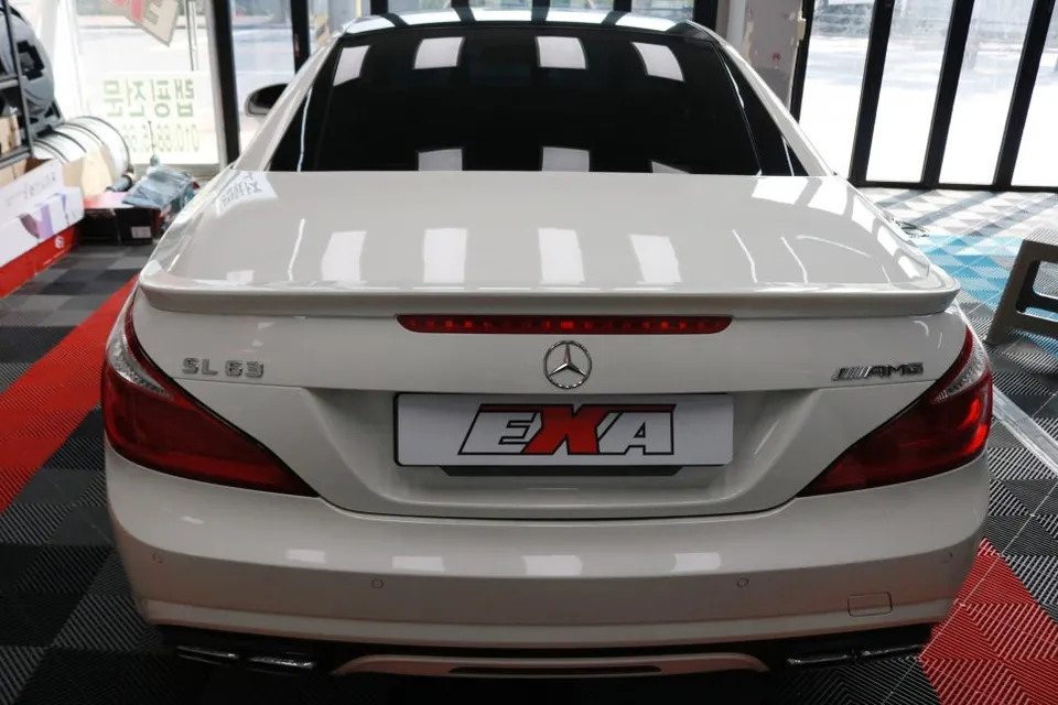 Mercedes-Benz SL63 AMGのカーラッピング事例|フェラーリレッド 施工写真 1-2